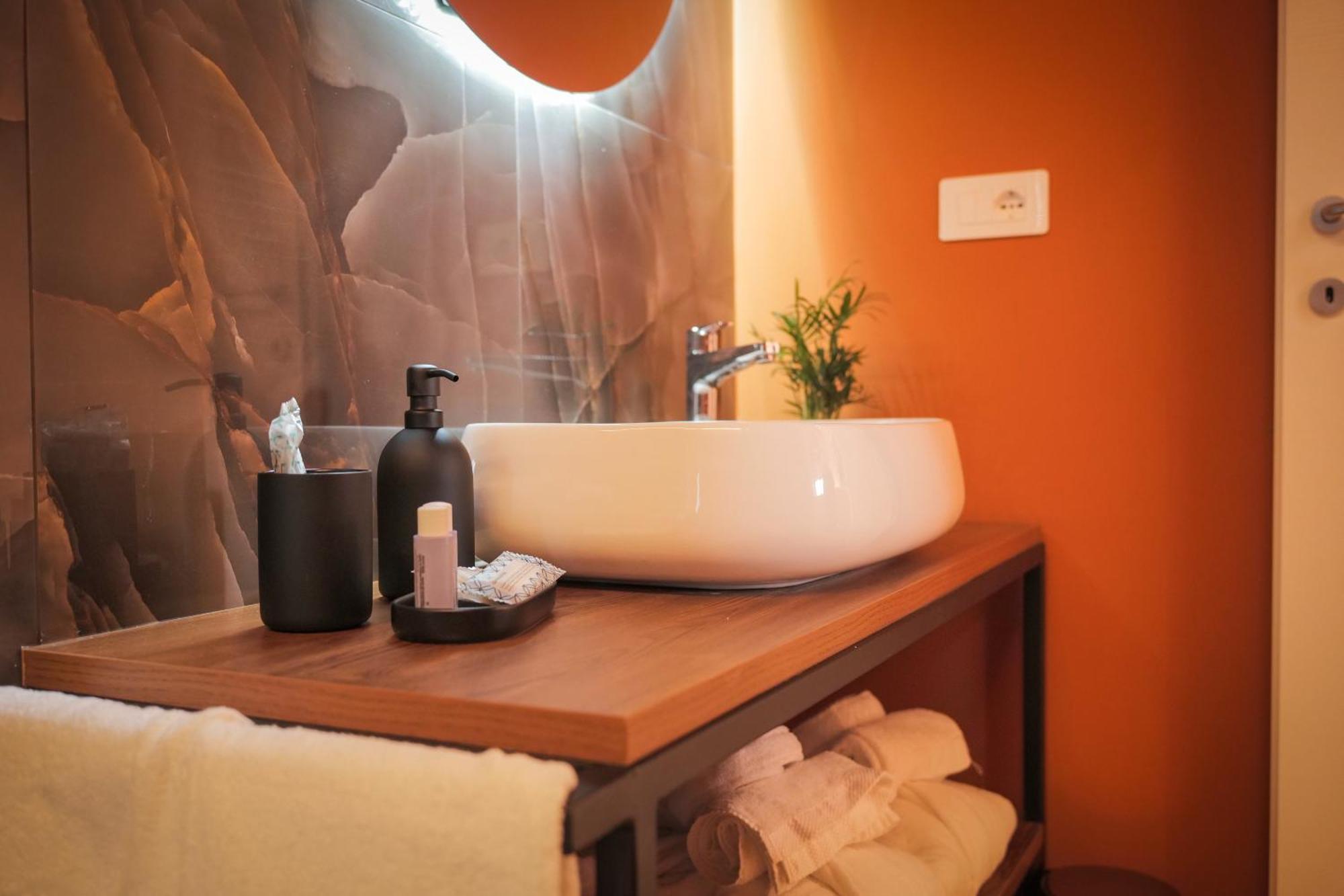 Toledo Luxury Rooms - Lr Collection نابولي المظهر الخارجي الصورة