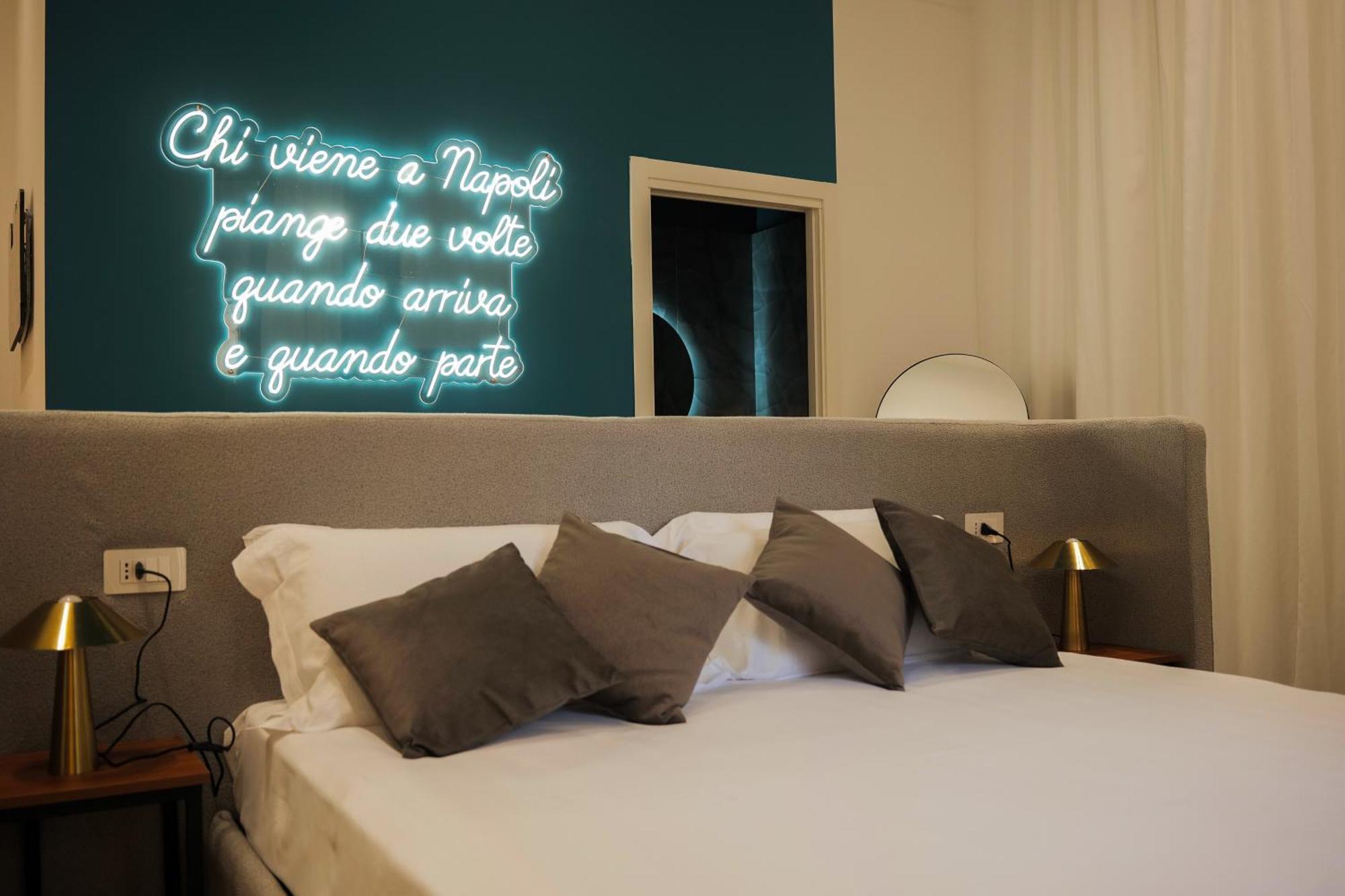 Toledo Luxury Rooms - Lr Collection نابولي المظهر الخارجي الصورة