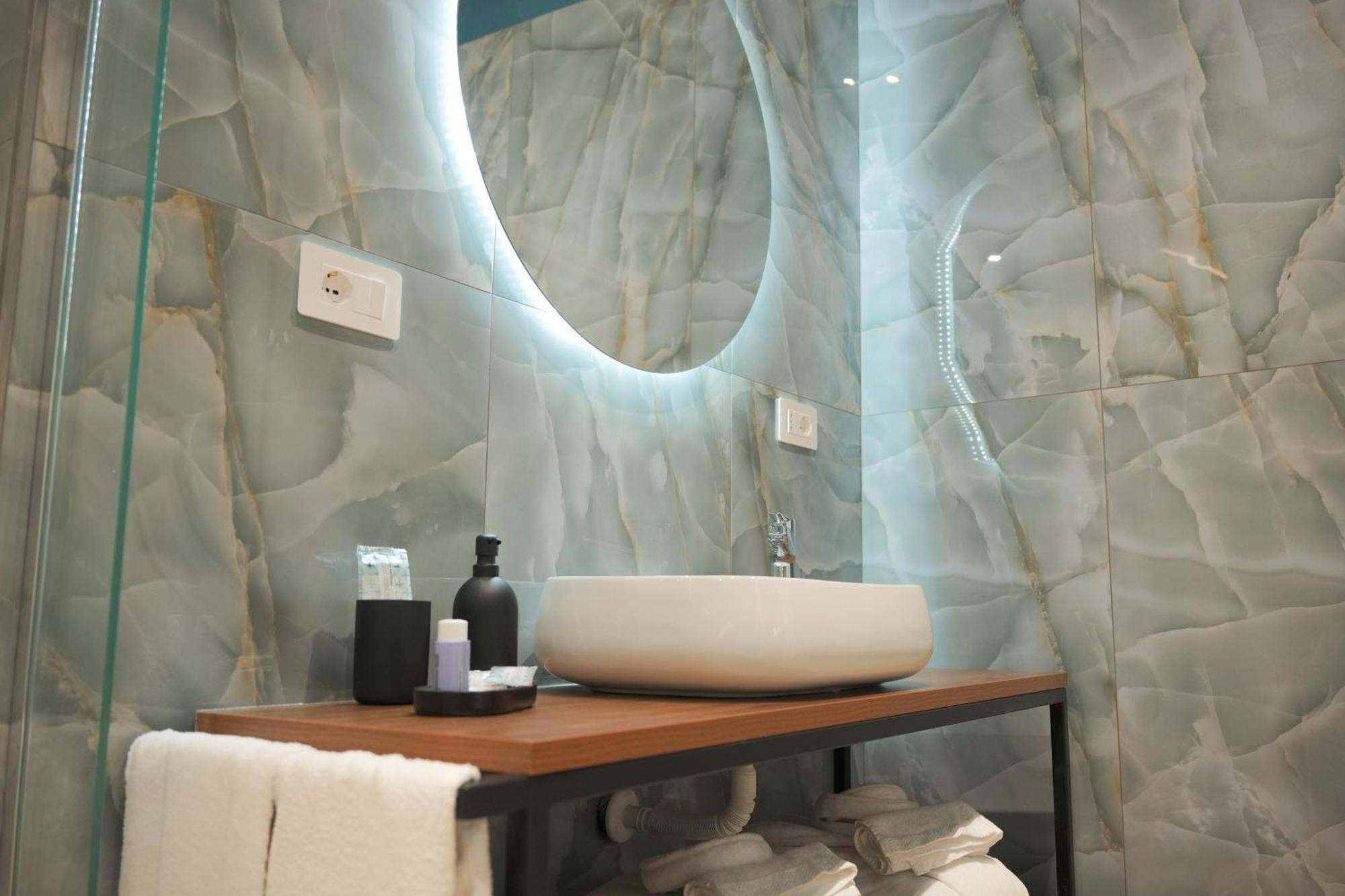 Toledo Luxury Rooms - Lr Collection نابولي المظهر الخارجي الصورة