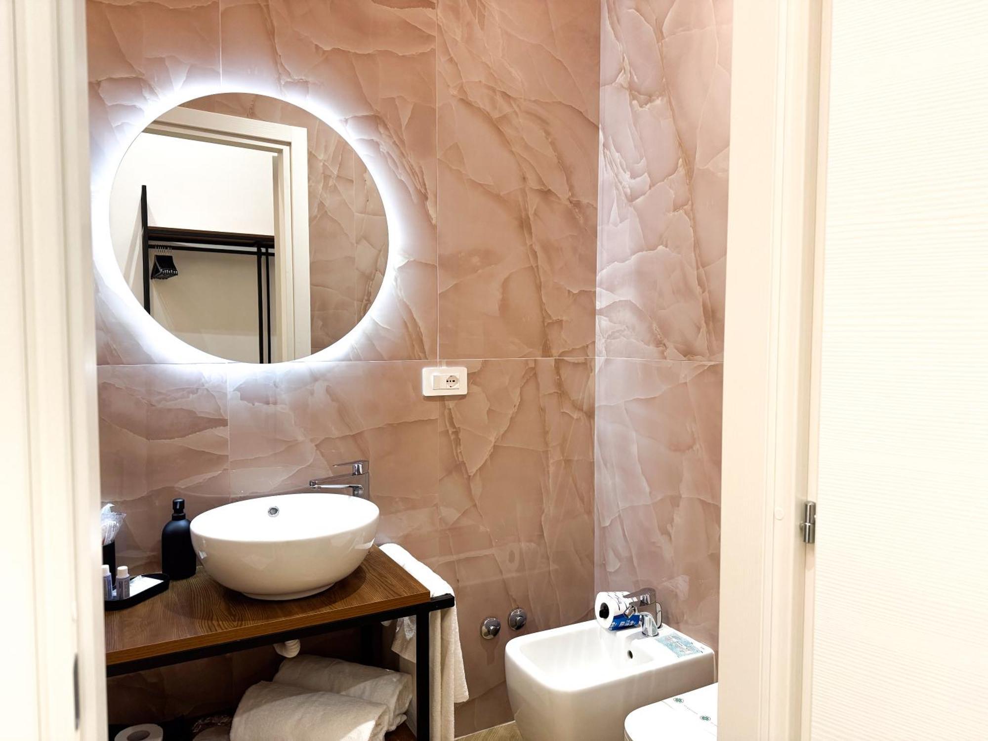 Toledo Luxury Rooms - Lr Collection نابولي المظهر الخارجي الصورة
