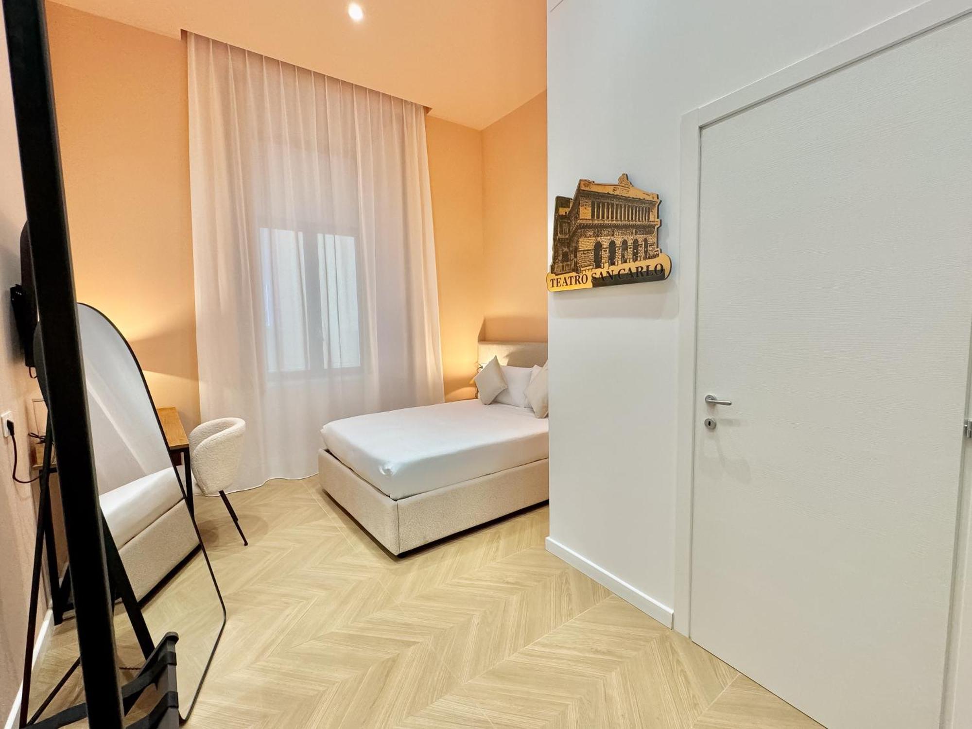 Toledo Luxury Rooms - Lr Collection نابولي المظهر الخارجي الصورة