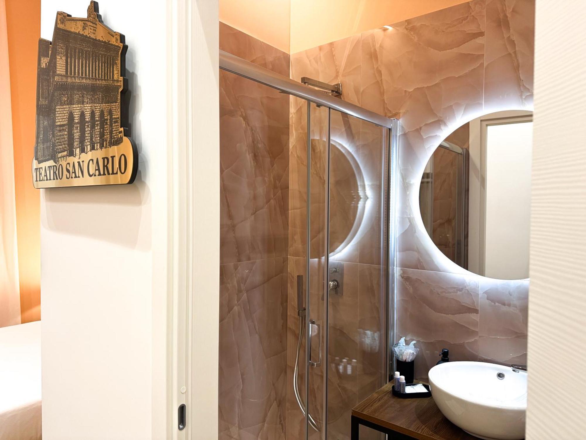 Toledo Luxury Rooms - Lr Collection نابولي المظهر الخارجي الصورة